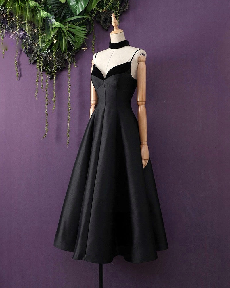 Viviene Choker Dress