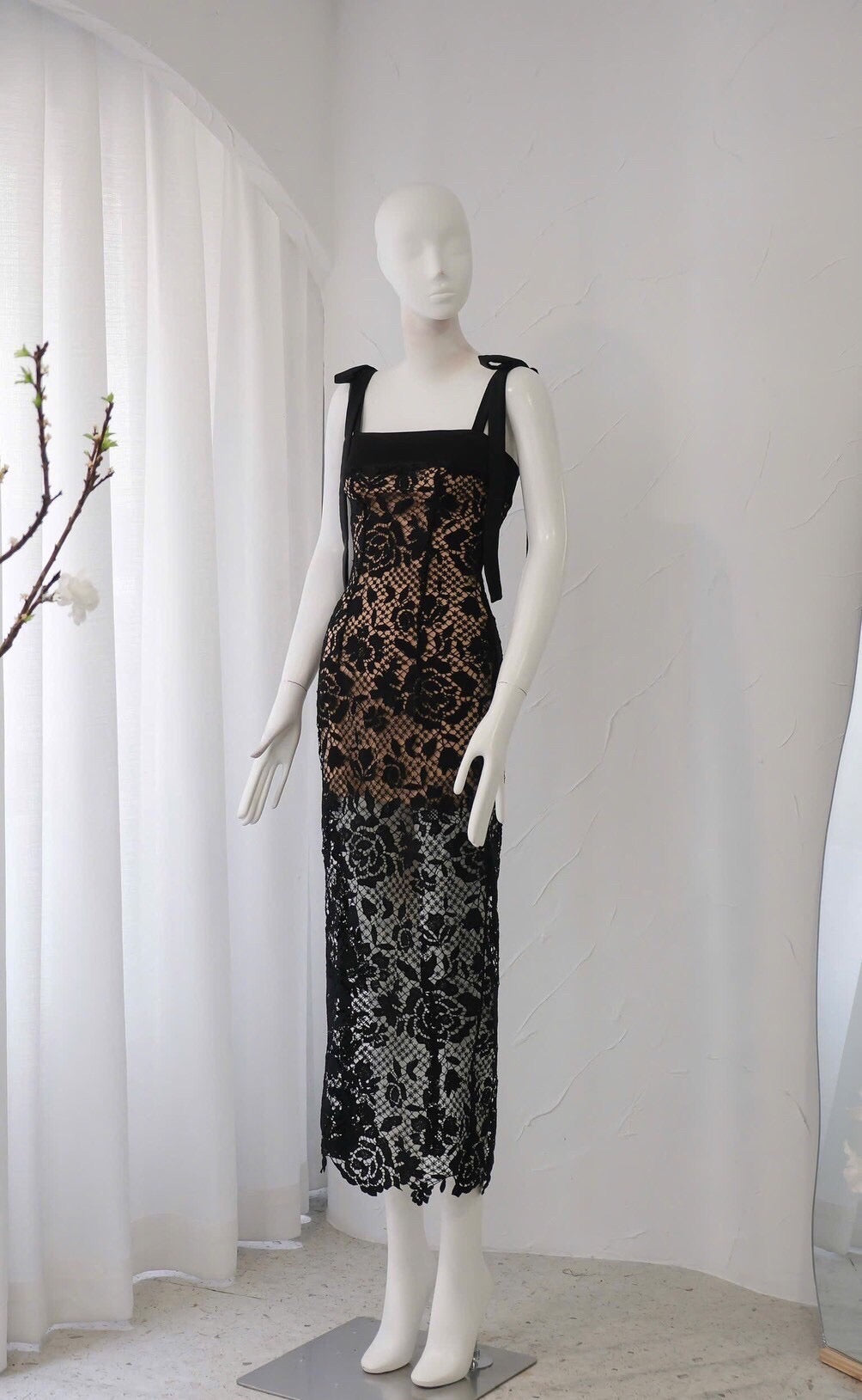 Leila Lace Dress